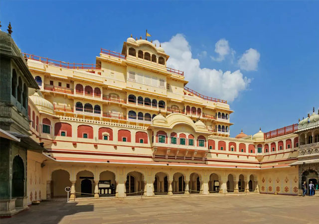 4 Days Luxury Taj Mahal with Jaipur Tour All Inclusive