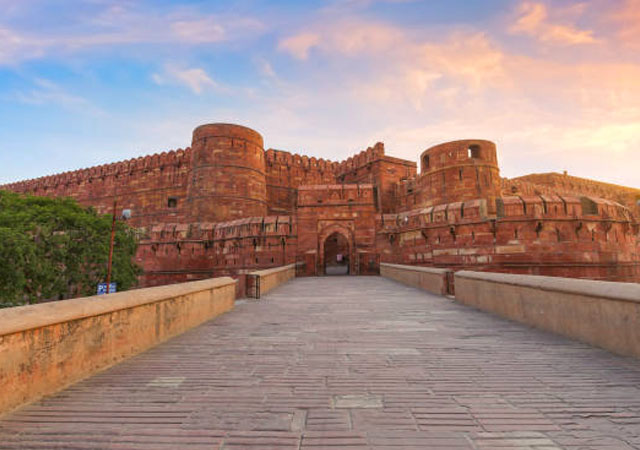 LUXURY TAJ MAHAL TOUR FROM DELHI